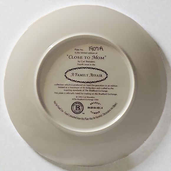 Vtg 94 Close Mom Carl Brenders A Family Affair Gold Bradford Plate Bear Cub 8.5" - Picture 2 of 3